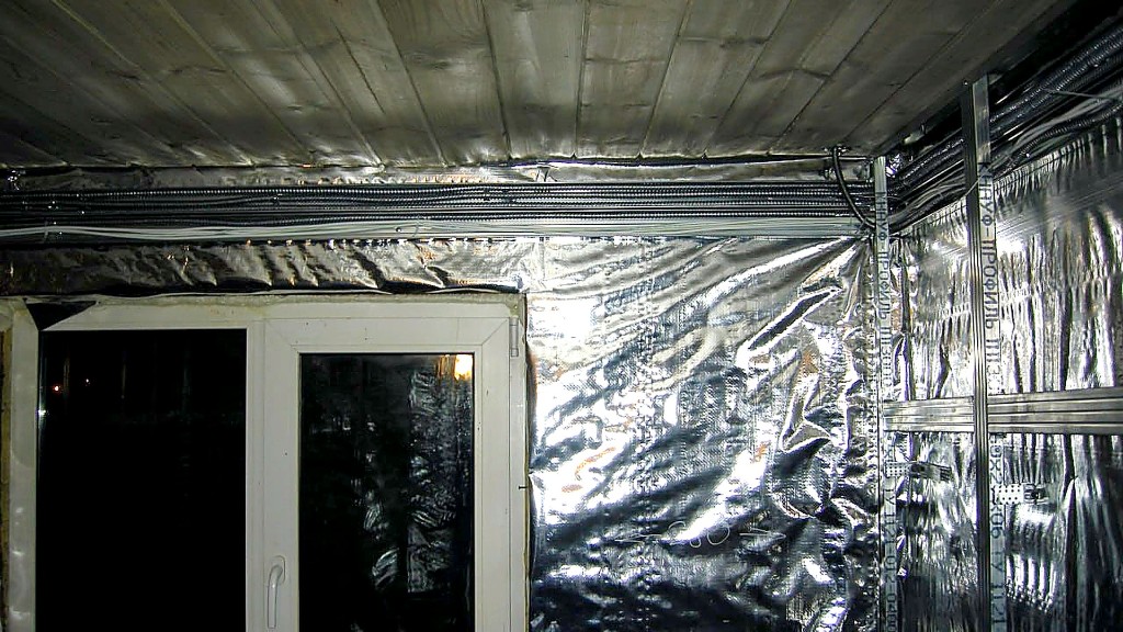 Монтаж частного дома: каркасные стены и трассировка кабеля